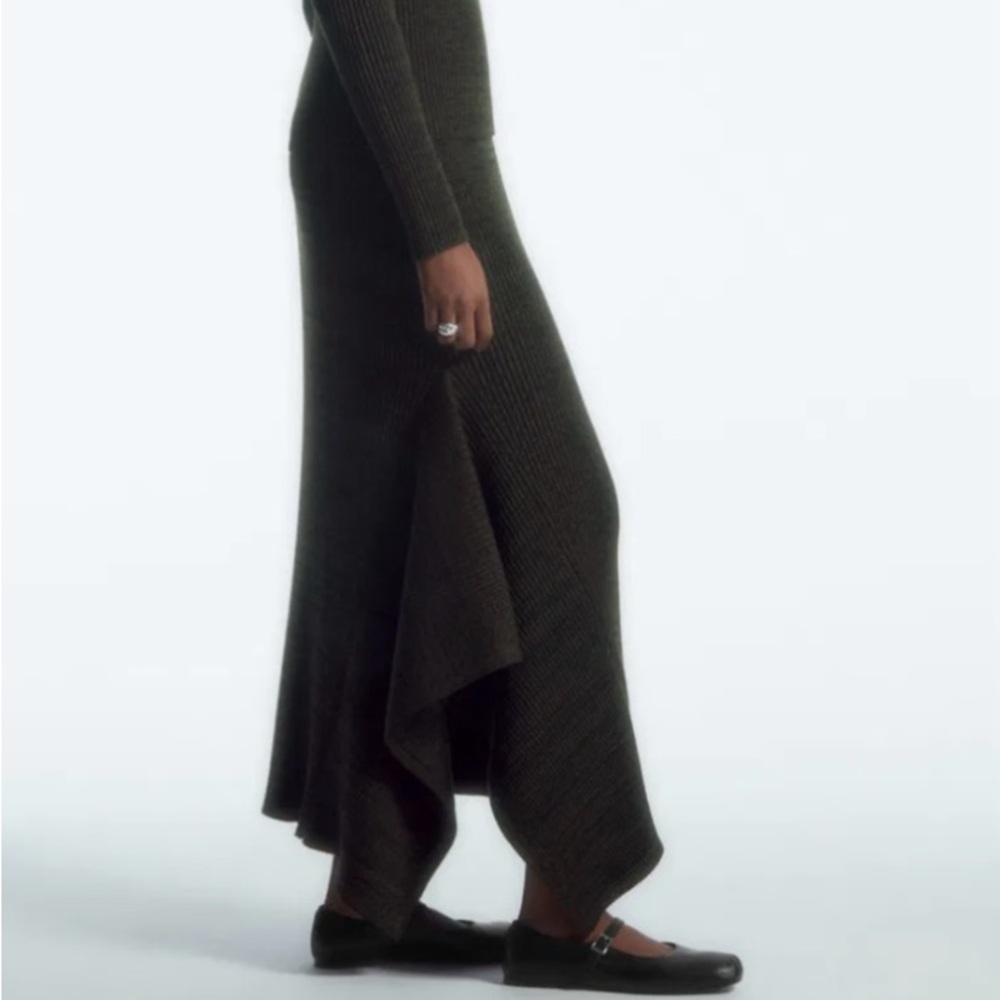 (SALE!) NWT - COS Asymmetric Skirt - Picture 3 of 9